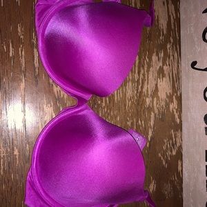 Victoria’s Secret Bra. 36C.